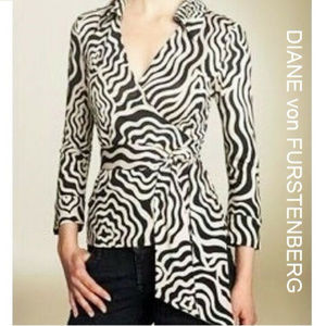 DVF Diane Von Furstenberg Vintage Wrap Top Size L